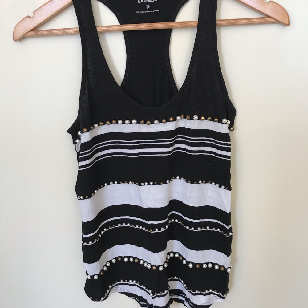 💛 3/$15 Express Black Razorback Tank